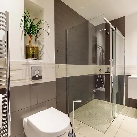 The Pool House Cannes