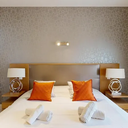 The Pool House Cannes