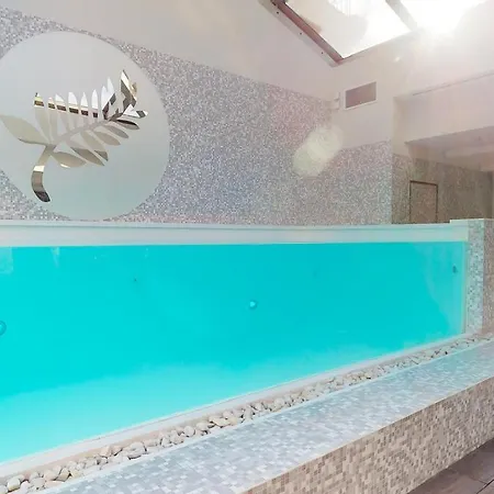 The Pool House * Cannes