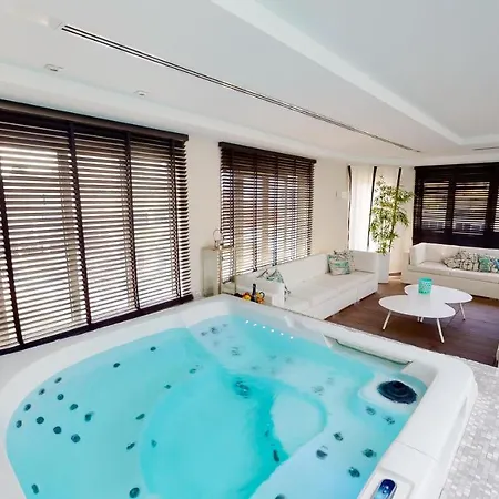 Apartmán The Pool House