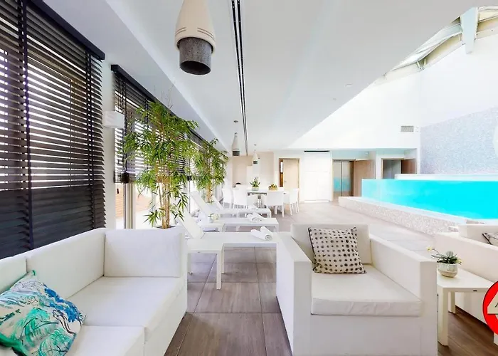 The Pool House Cannes