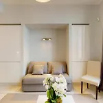 The Pool House * Κάννες