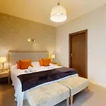 The Pool House * Κάννες