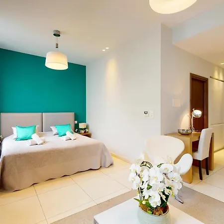 The Pool House Cannes