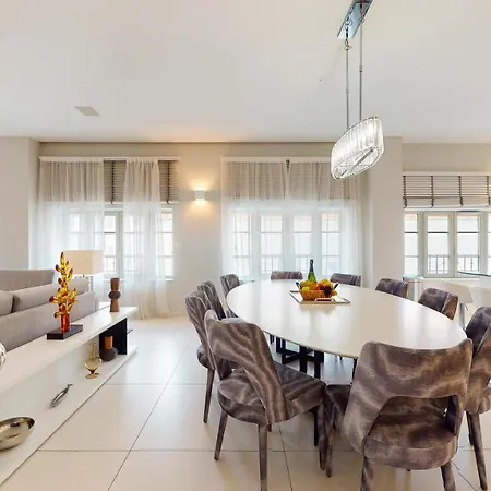 The Pool House Apartment