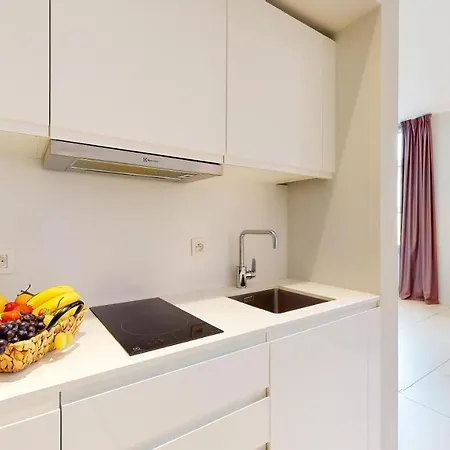 The Pool House شقة *