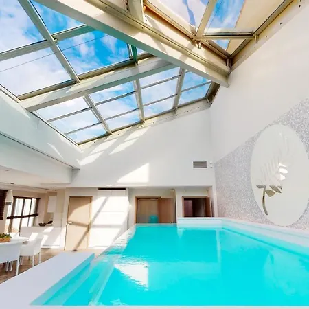 The Pool House * Cannes