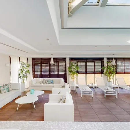 The Pool House Apartment Cannes