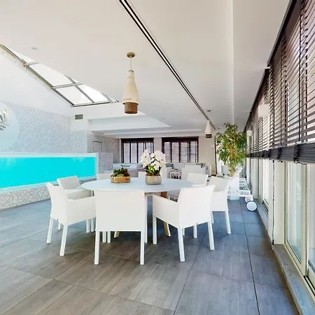 The Pool House Apartment Cannes