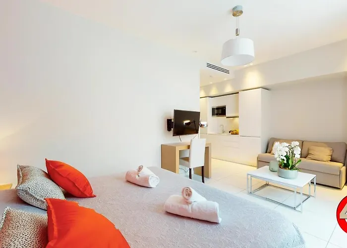 The Pool House Apartman Cannes