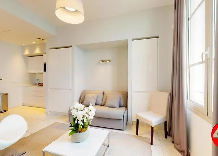 The Pool House Apartment *
