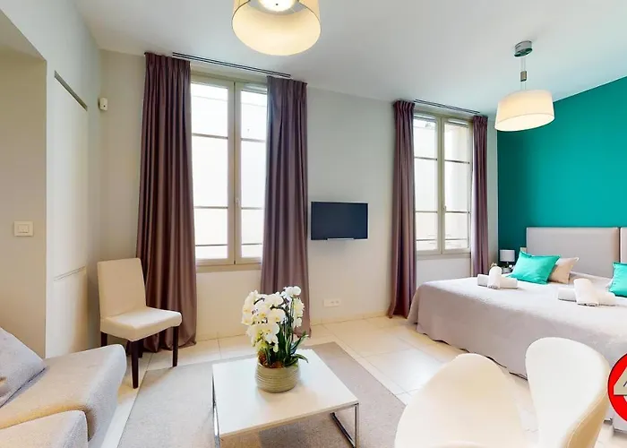 Apartment The Pool House Cannes