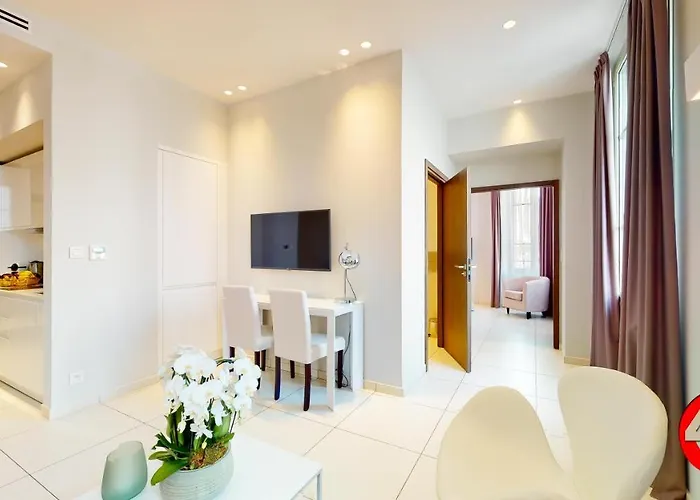 The Pool House Daire