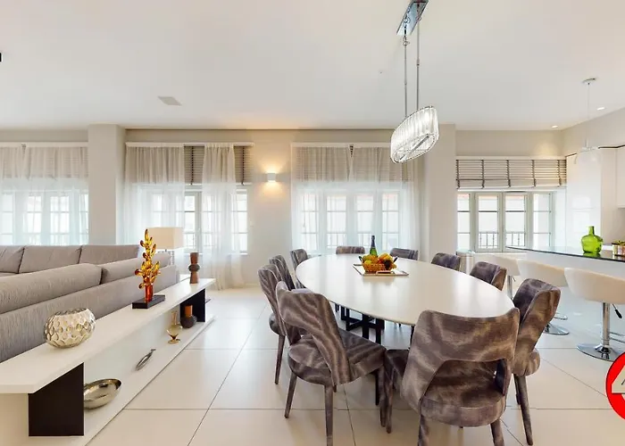 The Pool House Apartment