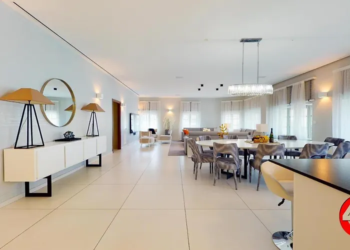 The Pool House Daire Cannes