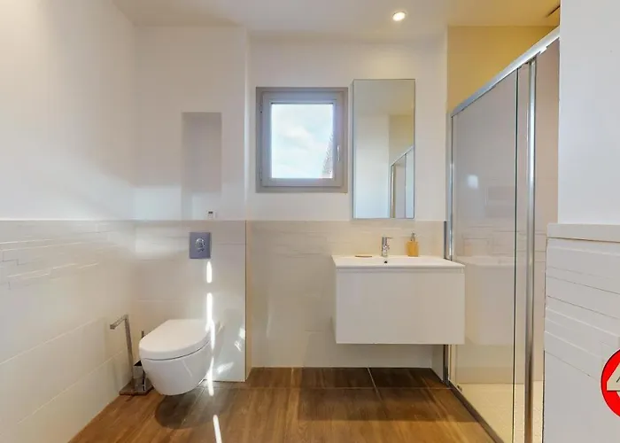 The Pool House Apartment Cannes