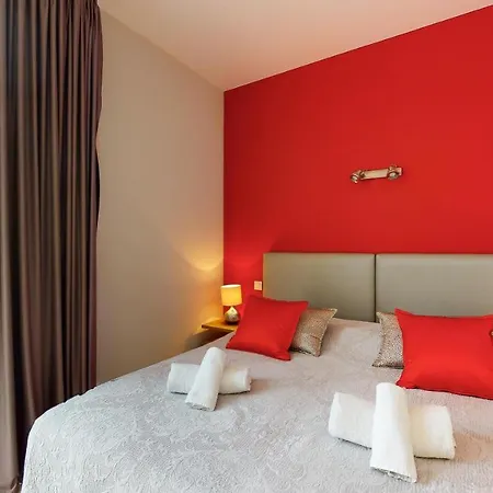 The Pool House Apartment