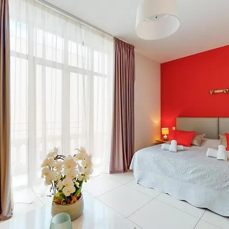 The Pool House Apartment