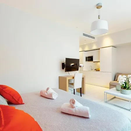 The Pool House Apartment Cannes