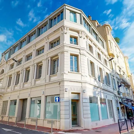 The Pool House Cannes