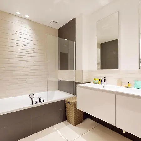 The Pool House * Cannes