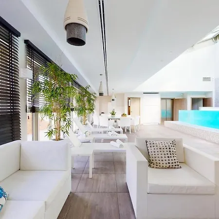The Pool House Cannes