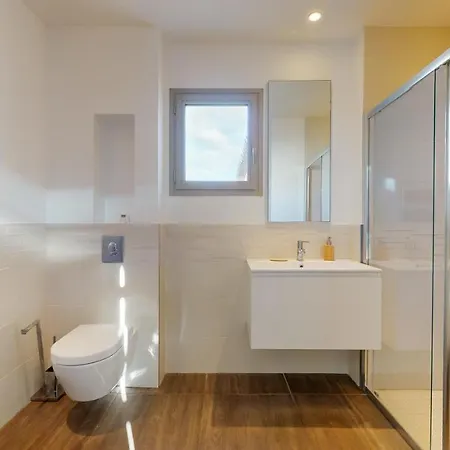 The Pool House Apartment Cannes