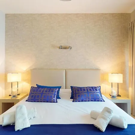 The Pool House * Cannes