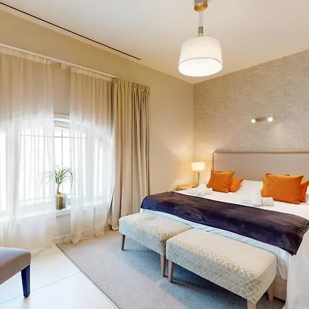 The Pool House Apartment